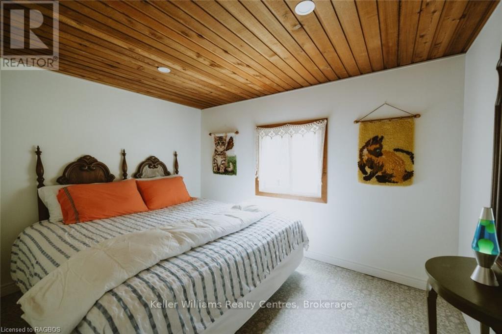 77 Shoreline Avenue, South Bruce Peninsula, Ontario  N0H 2T0 - Photo 19 - X12901538