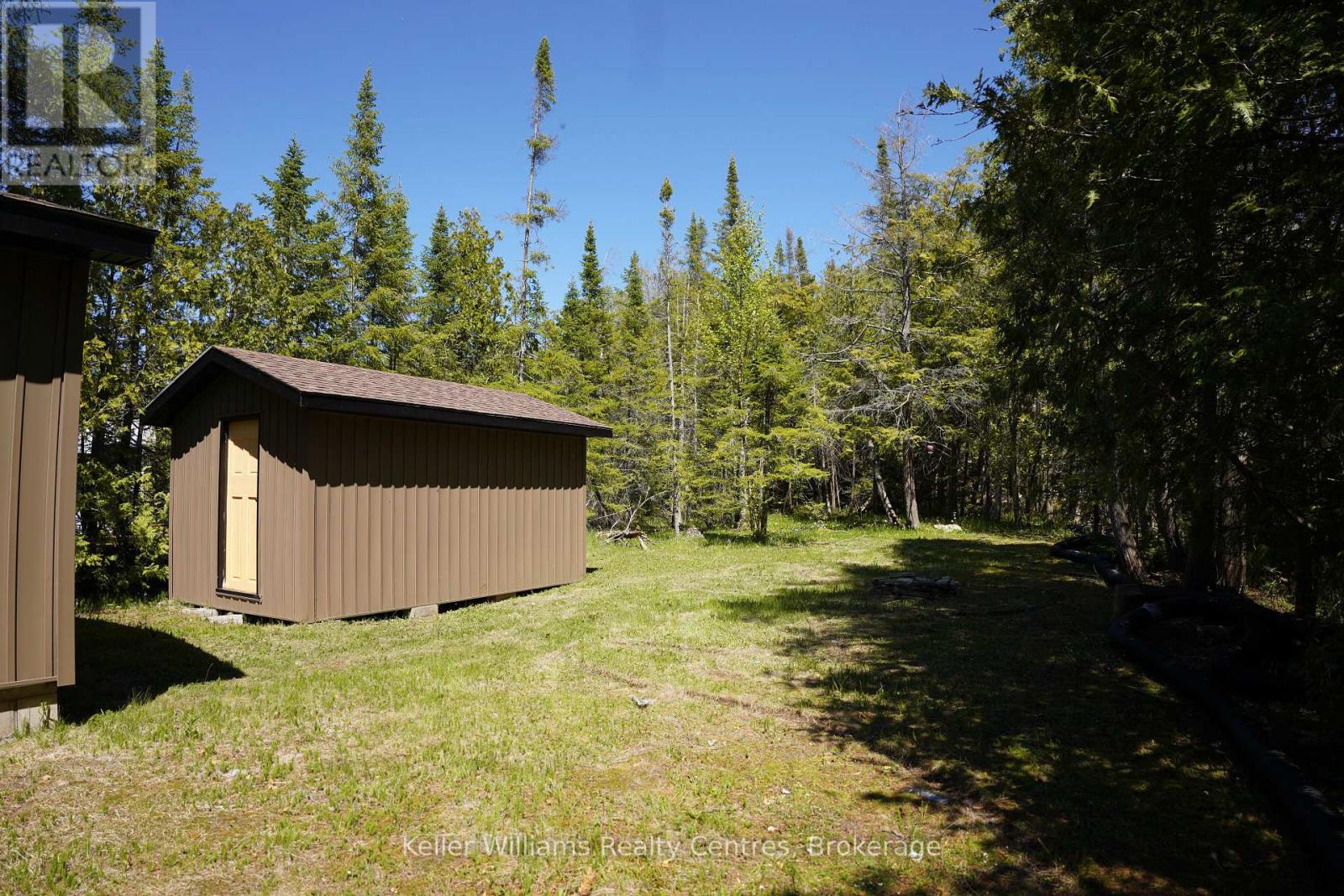 77 Shoreline Avenue, South Bruce Peninsula, Ontario  N0H 2T0 - Photo 30 - X12901538