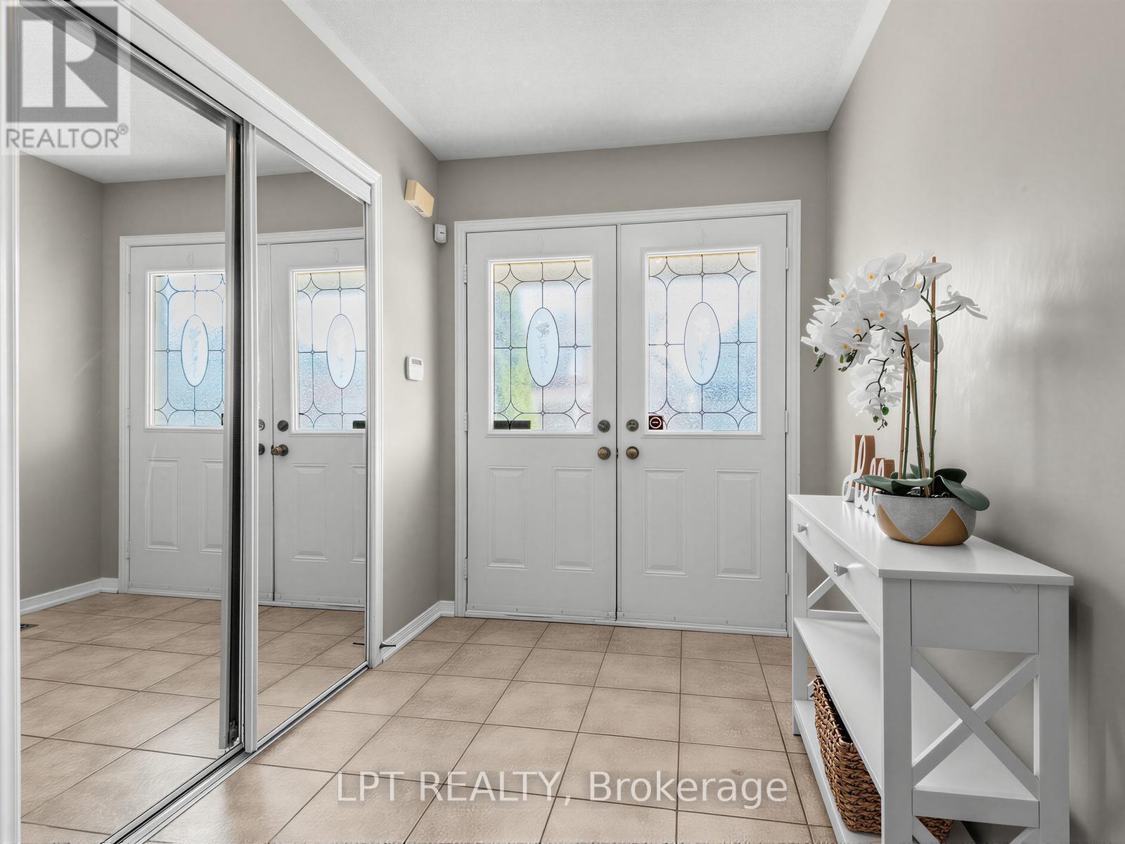 21 Amos Lehman Way, Whitchurch-Stouffville, Ontario  L4A 0J9 - Photo 4 - N13203542