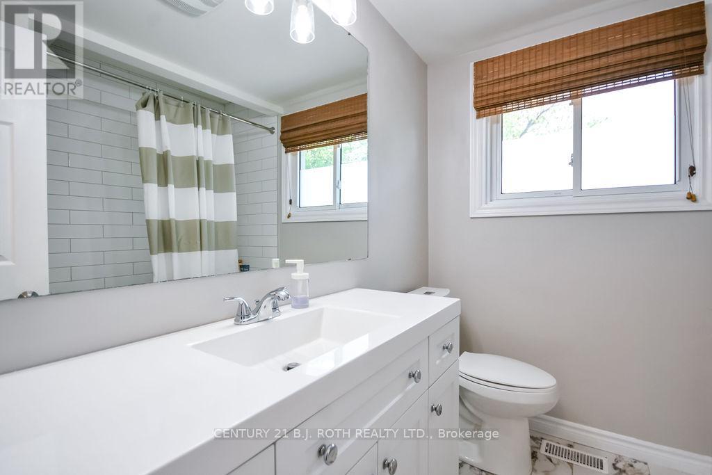 21 Belcourt Avenue, Barrie, Ontario  L4M 4E2 - Photo 28 - S13203506