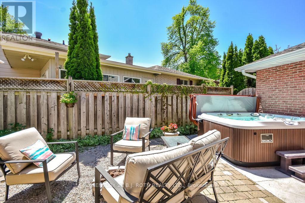 21 Belcourt Avenue, Barrie, Ontario  L4M 4E2 - Photo 38 - S13203506