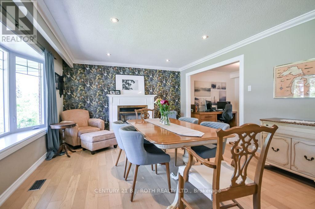 21 Belcourt Avenue, Barrie, Ontario  L4M 4E2 - Photo 5 - S13203506
