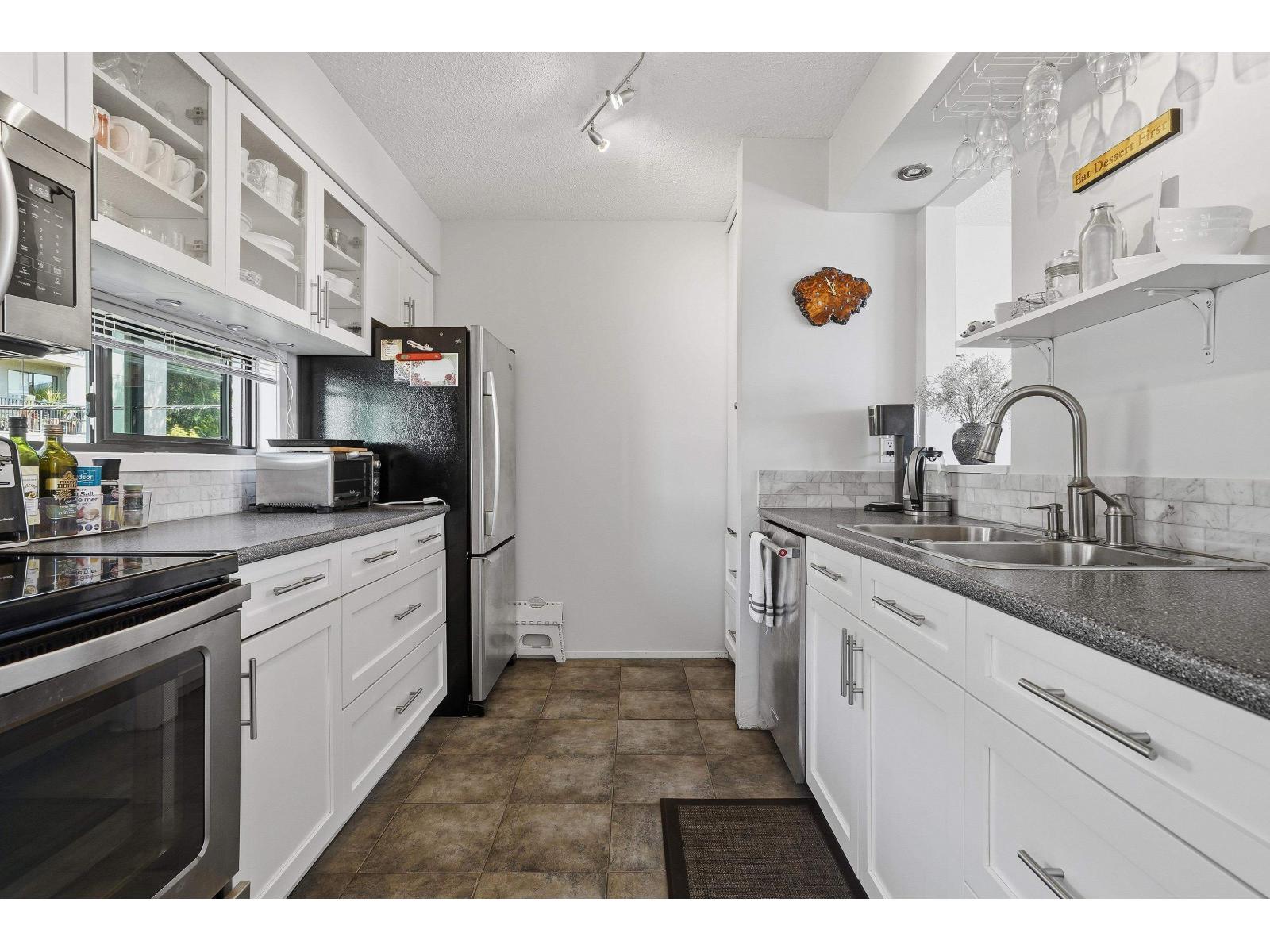 205 15041 Prospect Avenue, White Rock, British Columbia  V4B 2B5 - Photo 14 - R3128163