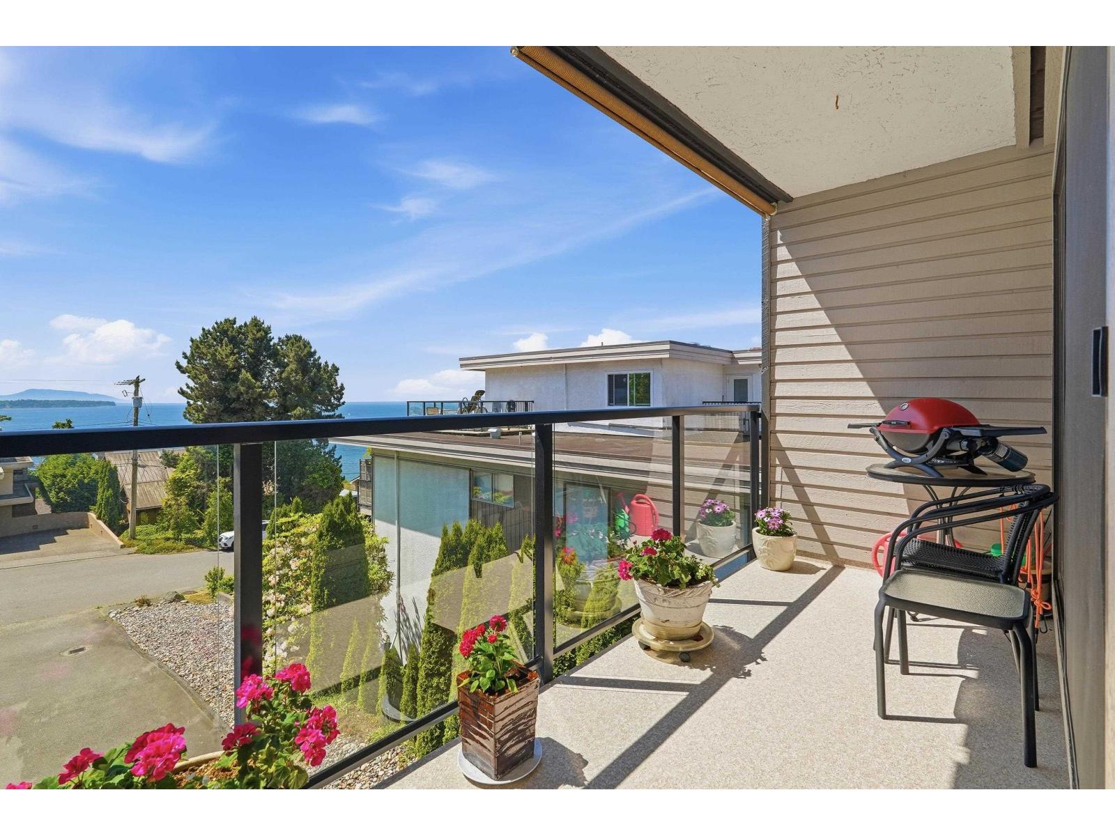 205 15041 Prospect Avenue, White Rock, British Columbia  V4B 2B5 - Photo 3 - R3128163