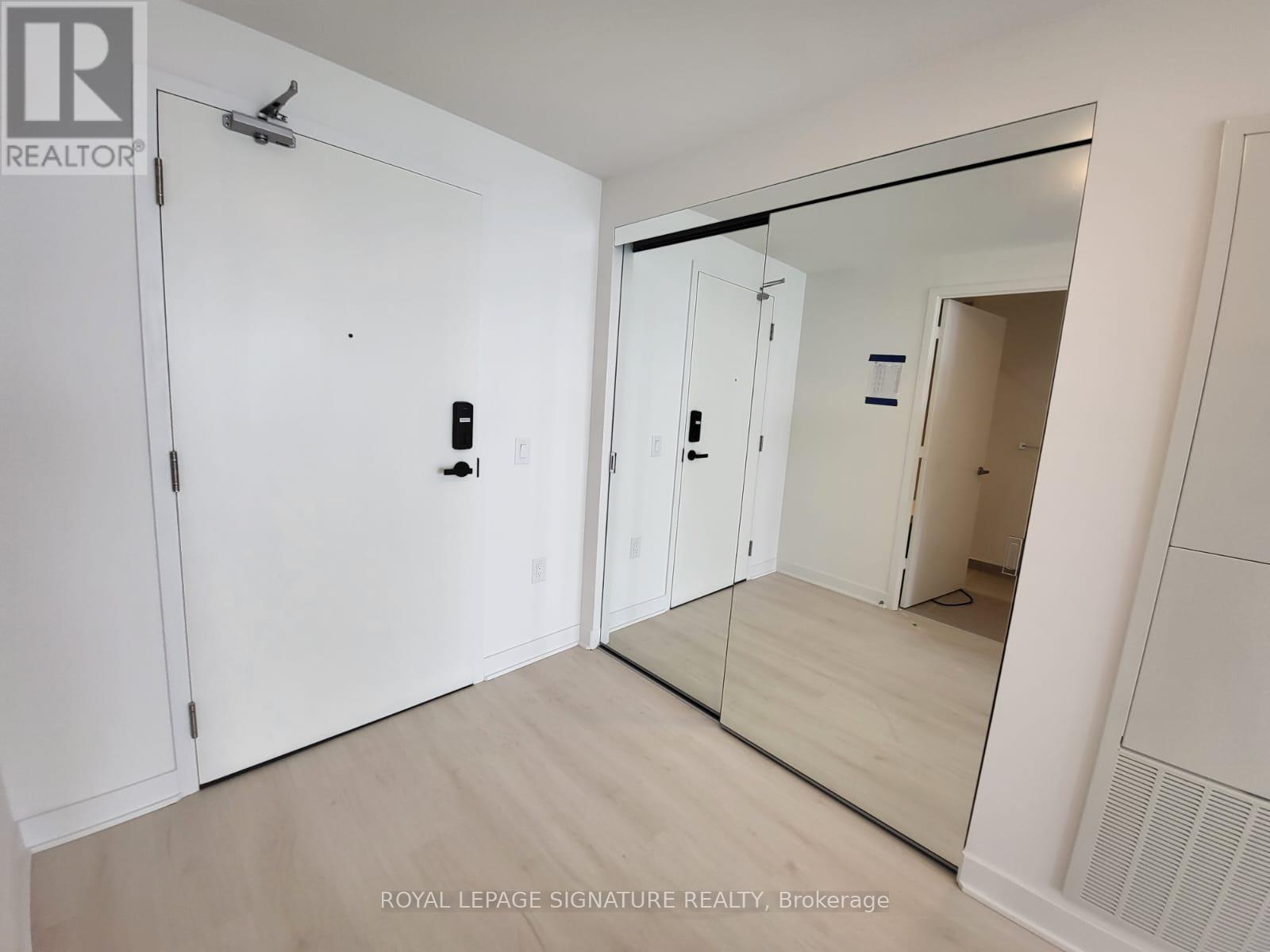4711 - 3900 Confederation Parkway, Mississauga, Ontario  L5B 0M3 - Photo 2 - W13203528
