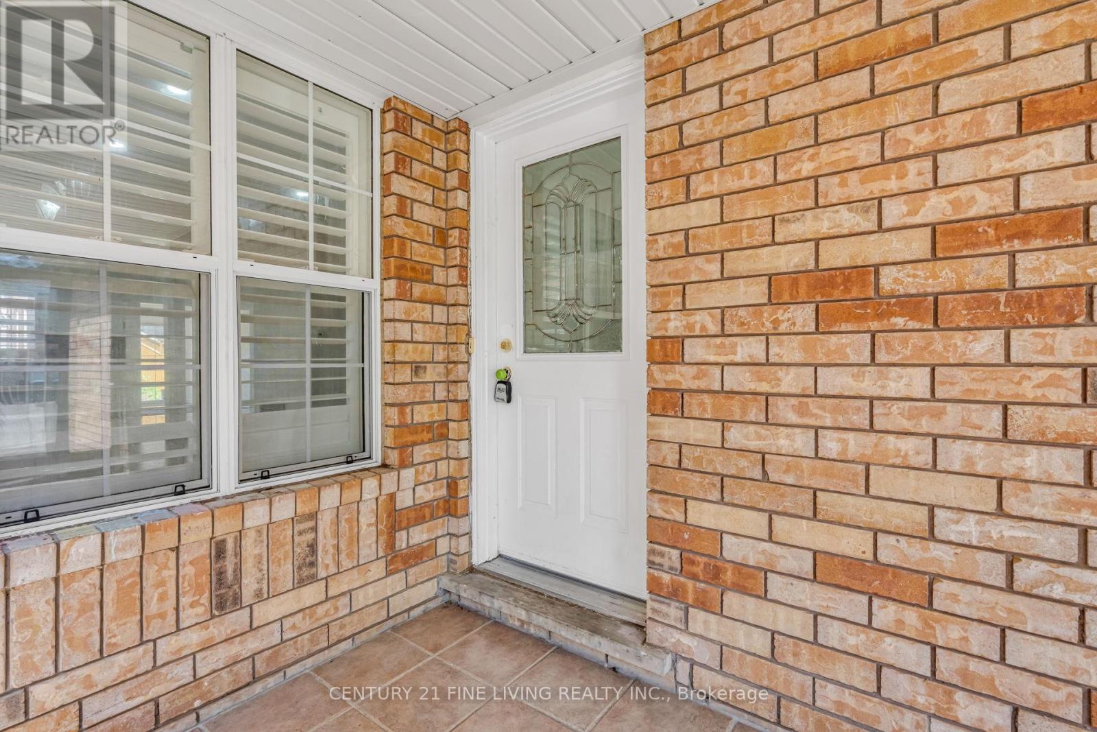 66 Secord Crescent, Brampton, Ontario  L6X 4Y8 - Photo 4 - W13203586