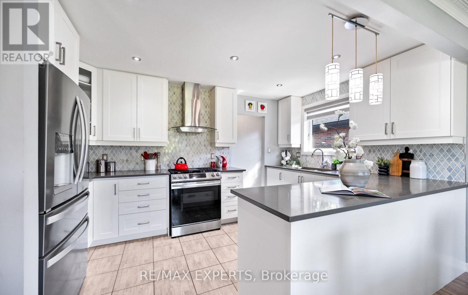 7 Goodwood Road, Brampton, Ontario  L6S 1C4 - Photo 13 - W13203610