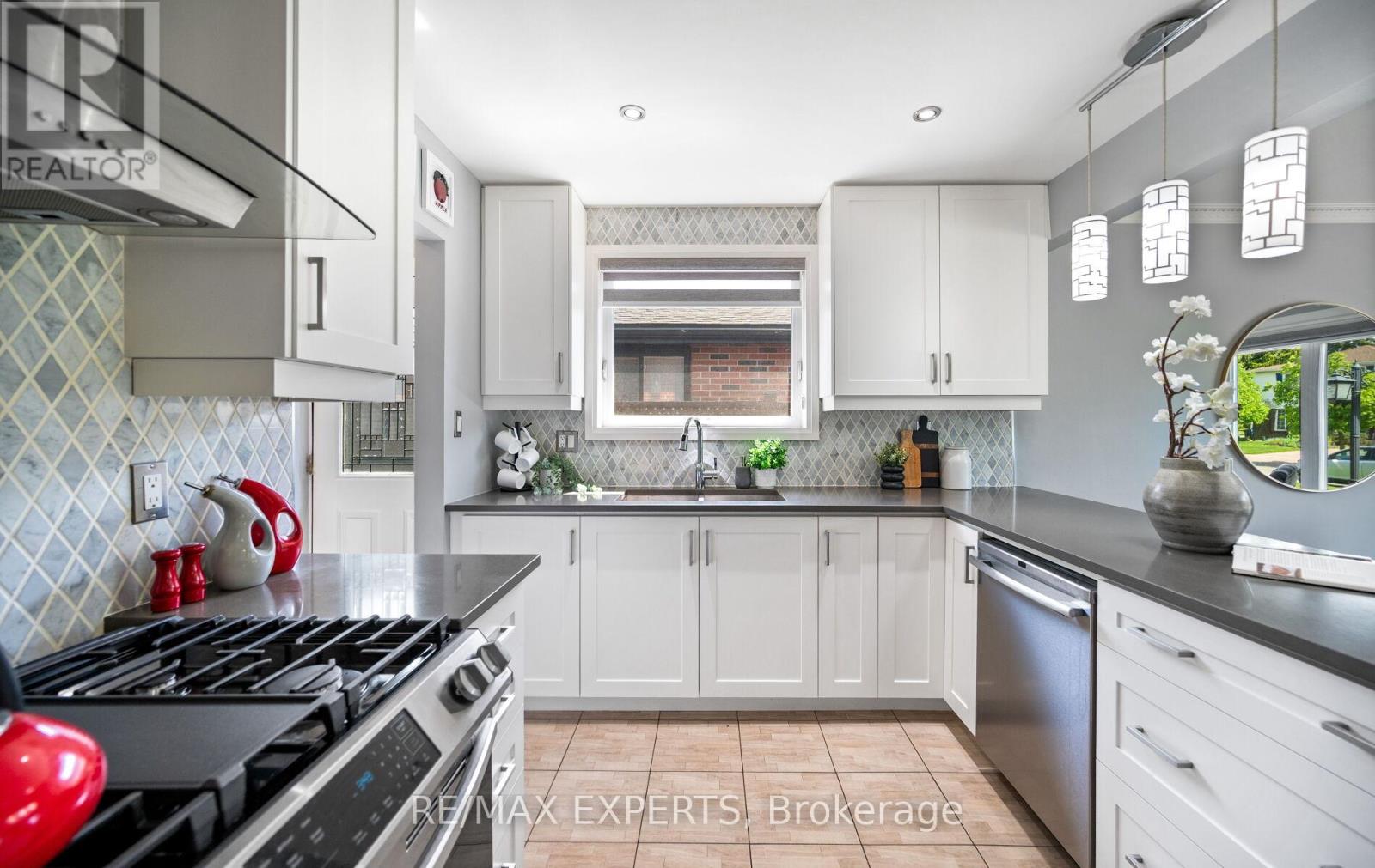 7 Goodwood Road, Brampton, Ontario  L6S 1C4 - Photo 14 - W13203610