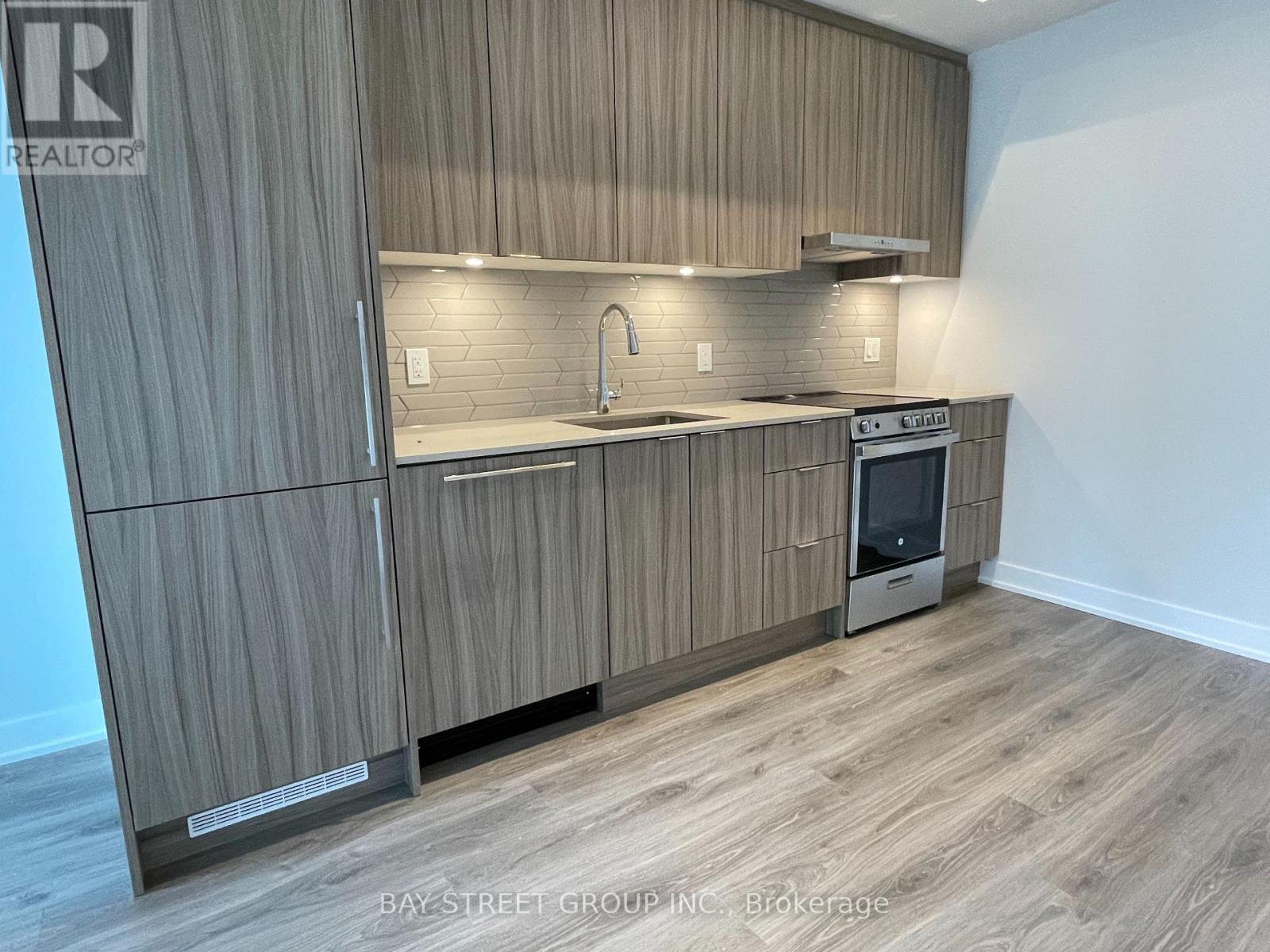 902 - 430 Square One Drive, Mississauga, Ontario  L5B 0L6 - Photo 3 - W13203924