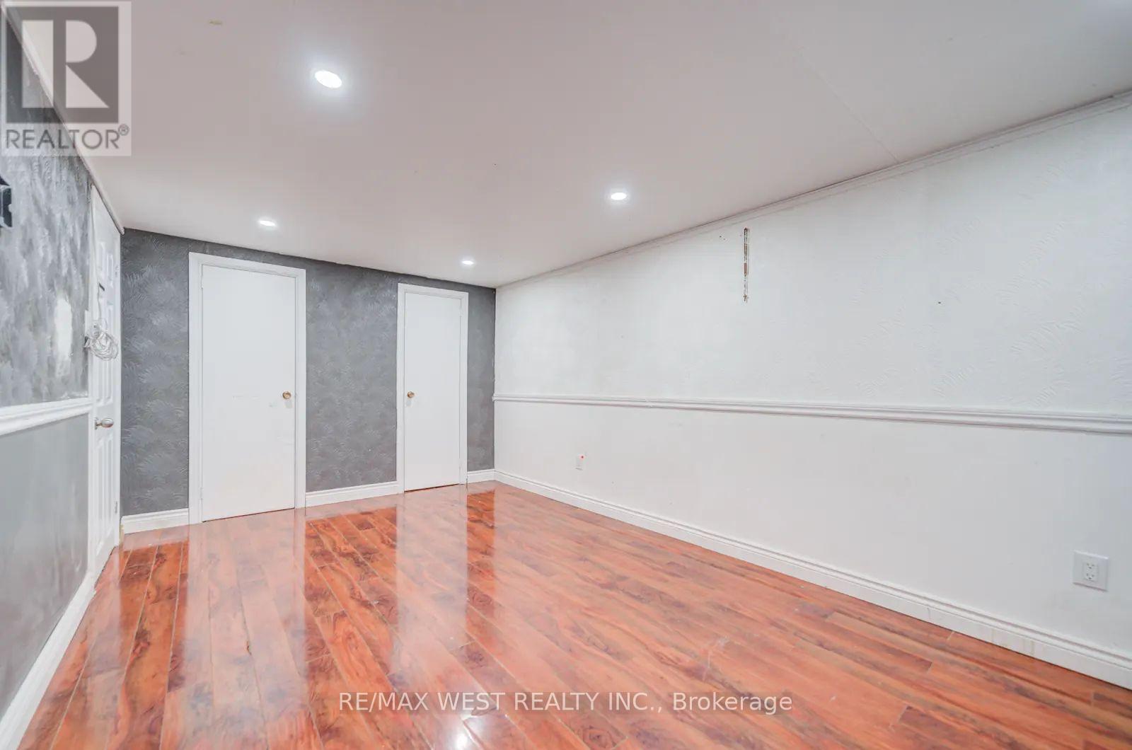 326 Queen Street S, Mississauga, Ontario  L5M 1M2 - Photo 21 - W13155102