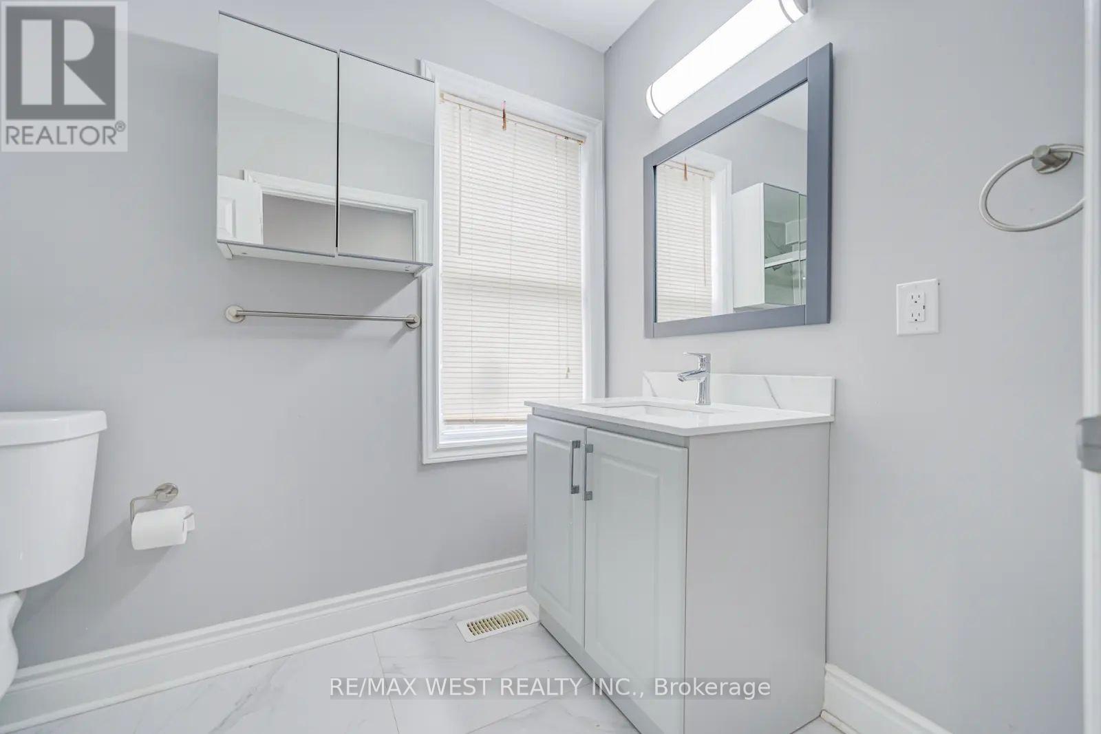 326 Queen Street S, Mississauga, Ontario  L5M 1M2 - Photo 11 - W13155102
