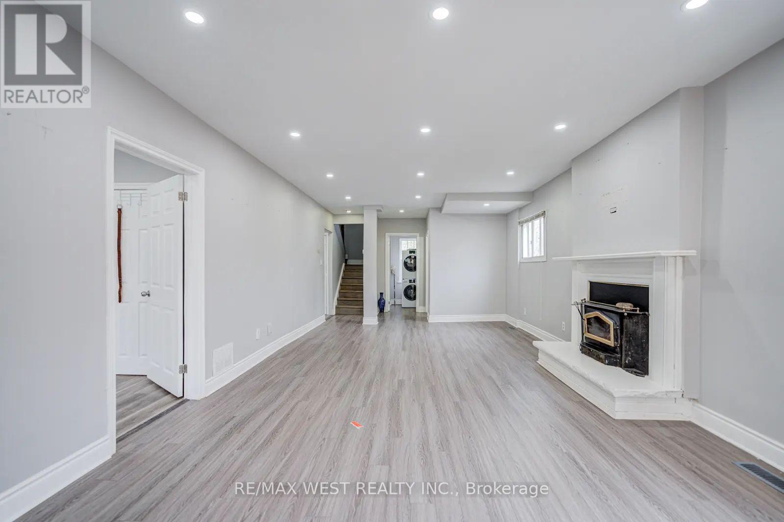 326 Queen Street S, Mississauga, Ontario  L5M 1M2 - Photo 7 - W13155102