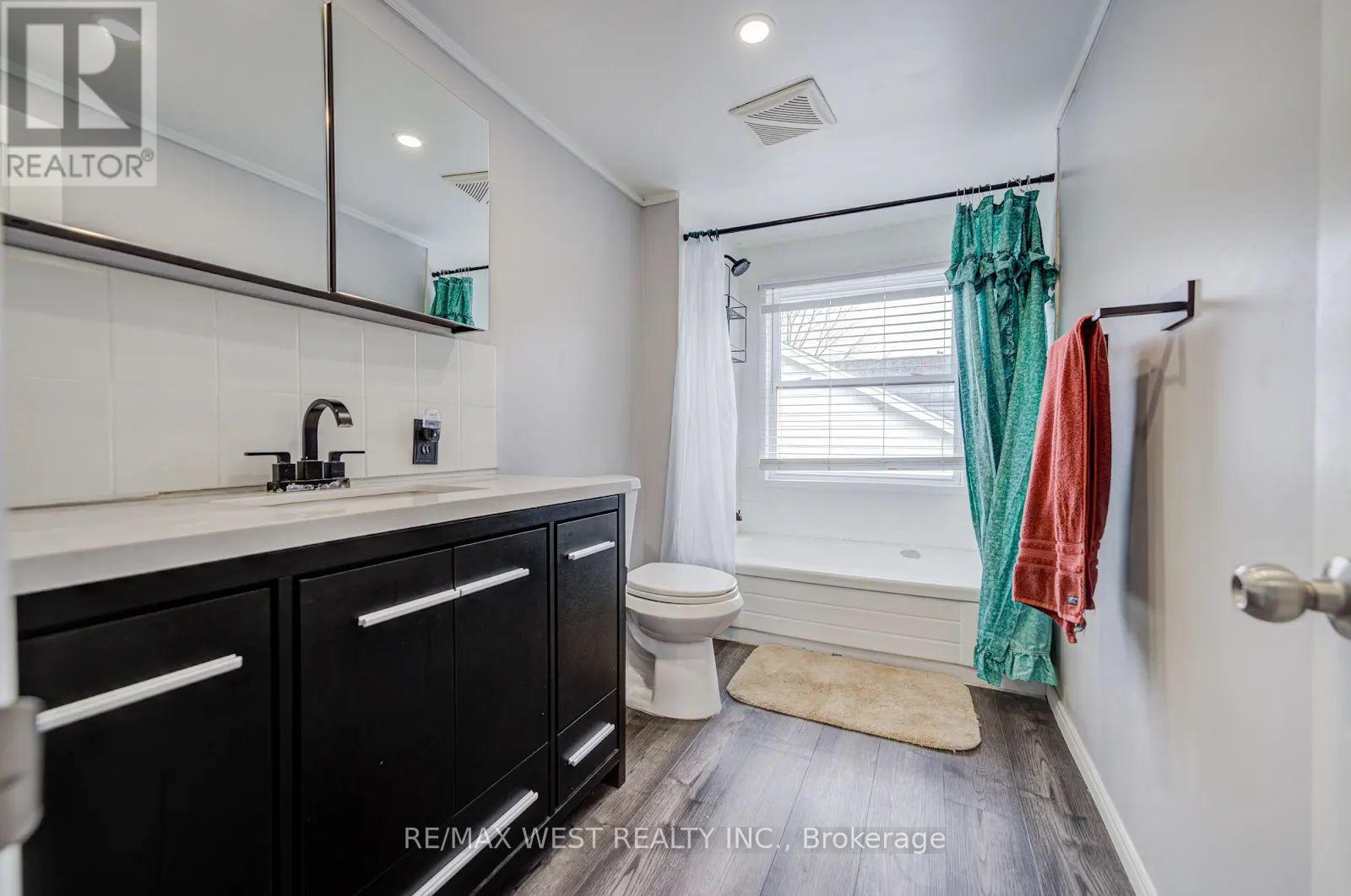 326 Queen Street S, Mississauga, Ontario  L5M 1M2 - Photo 18 - W13155102