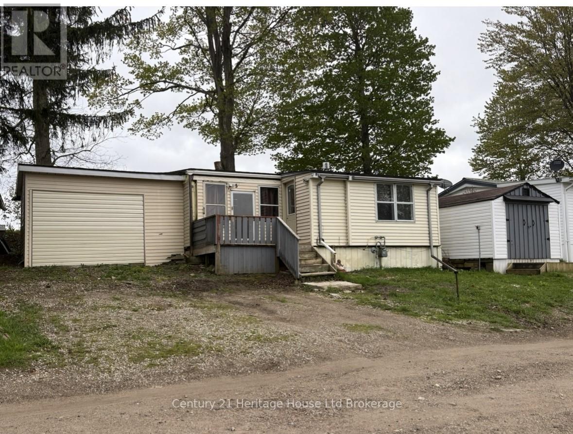 5 Hillcrest - 596101 Oxford 59 Highway, East Zorra-Tavistock, Ontario  N4S 7W1 - Photo 1 - X13204938