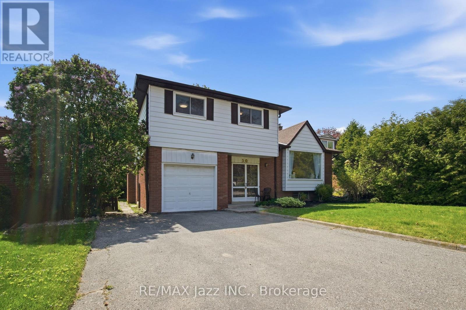 50 OAKDALE DRIVE, Oshawa, Ontario