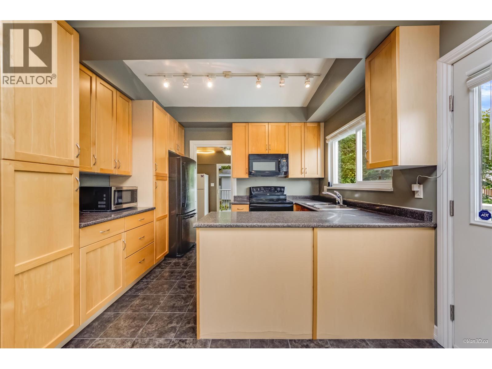 1066 Bernard Place, Port Coquitlam, British Columbia  V3B 1W8 - Photo 19 - R3127791