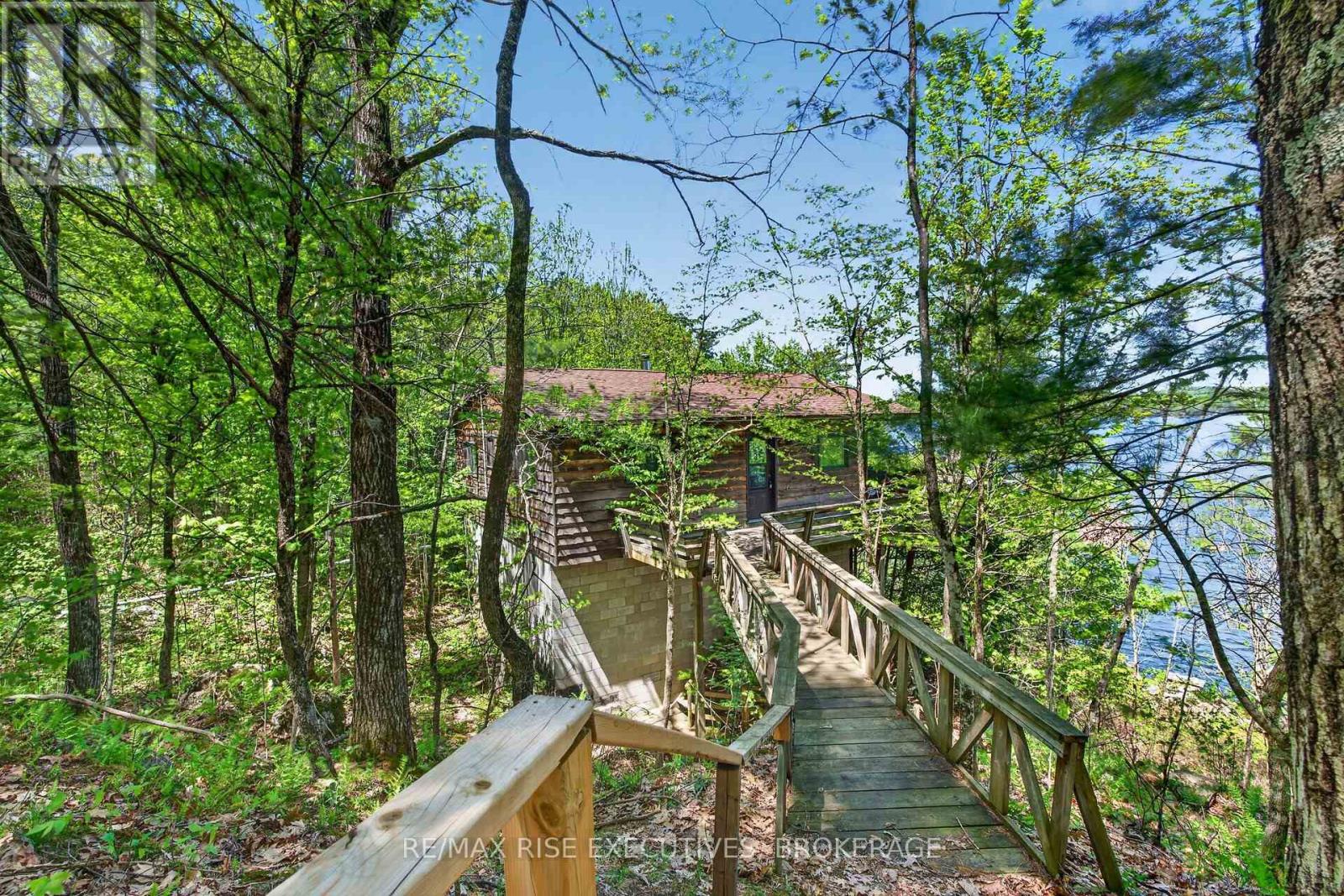 956 Roddick Lane, Leeds And The Thousand Islands, Ontario K0E 1N0 - Photo 2 - X13204362