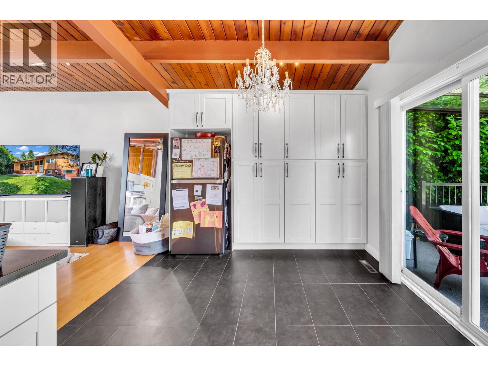 3091 Lazy A Street, Coquitlam, British Columbia  V3C 3N8 - Photo 7 - R3128689