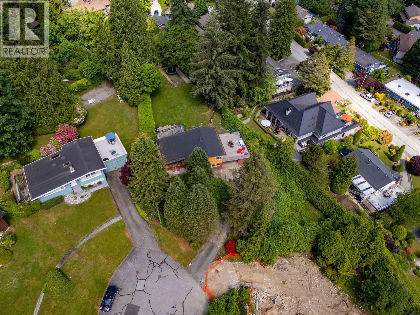 3091 Lazy A Street, Coquitlam, British Columbia  V3C 3N8 - Photo 36 - R3128689