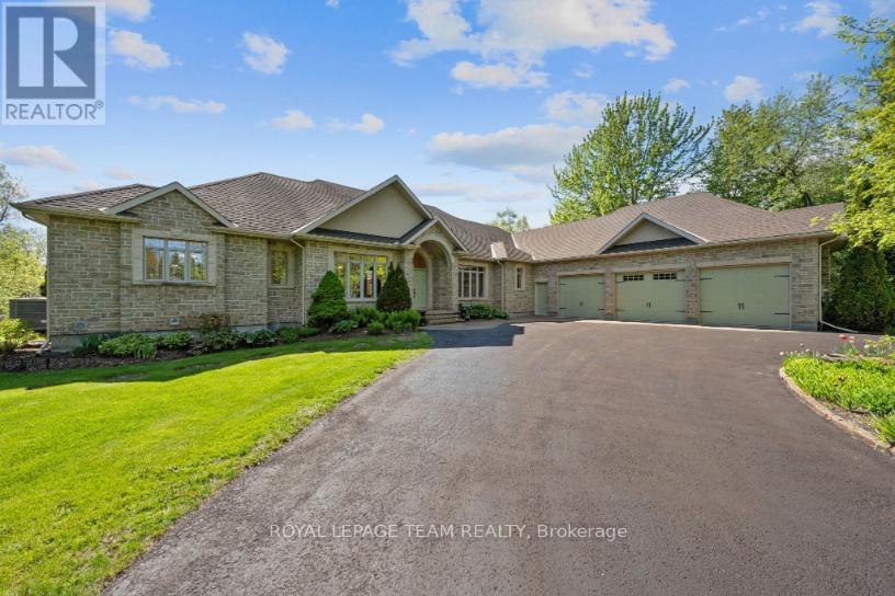 6043 Knights Drive, Ottawa, Ontario K4M 0A2 - Photo 2 - X13204264