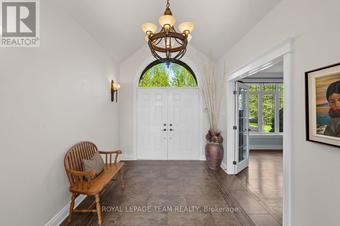 6043 Knights Drive, Ottawa, Ontario K4M 0A2 - Photo 3 - X13204264