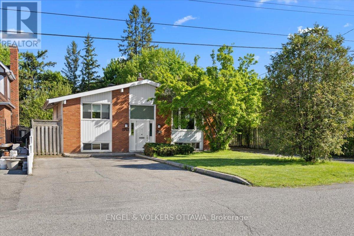 1712 St. Barbara Street, Ottawa, Ontario K1T 1M2 - Photo 2 - X13204532