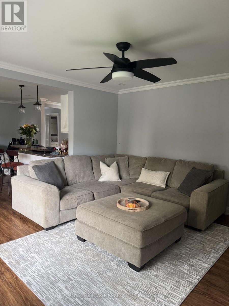 770 Cambridge Court, Oshawa, Ontario  L1G 1G2 - Photo 2 - E13204518