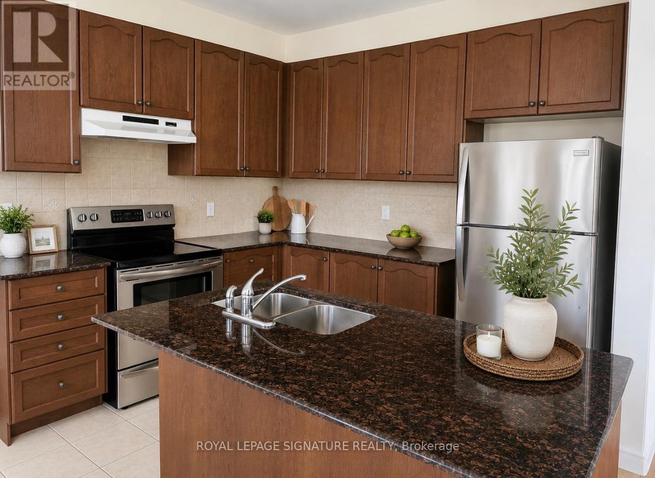 45 Pelham Drive, Vaughan, Ontario  L4H 3Z8 - Photo 4 - N13204618
