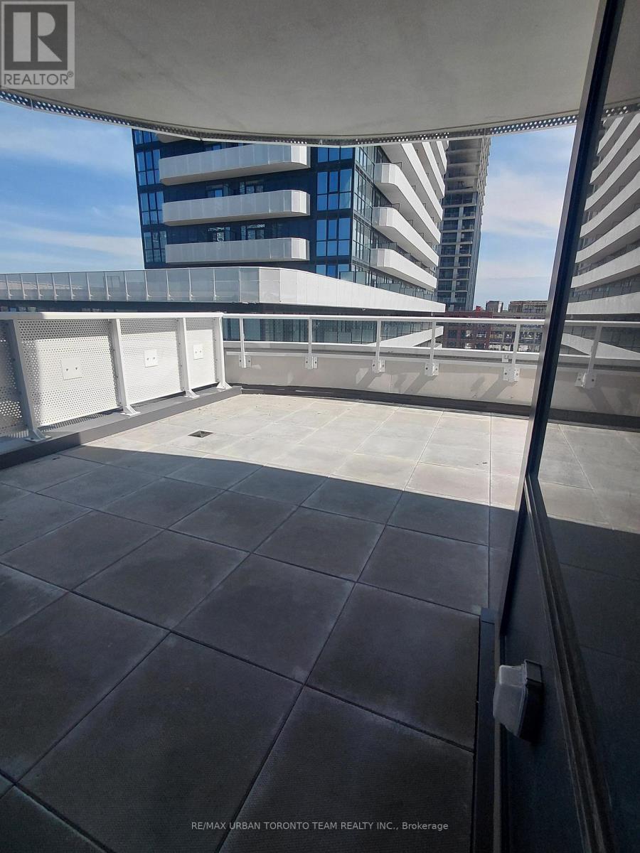 512 - 8 Interchange Way, Vaughan, Ontario  L4K 5Z7 - Photo 4 - N13205266