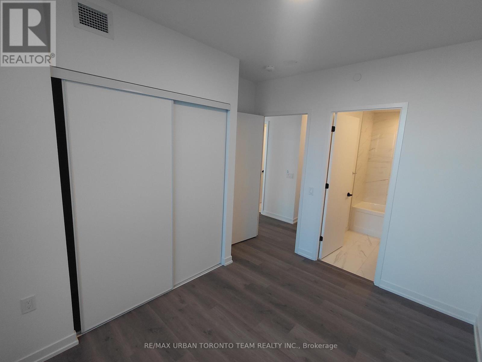 512 - 8 Interchange Way, Vaughan, Ontario  L4K 5Z7 - Photo 8 - N13205266