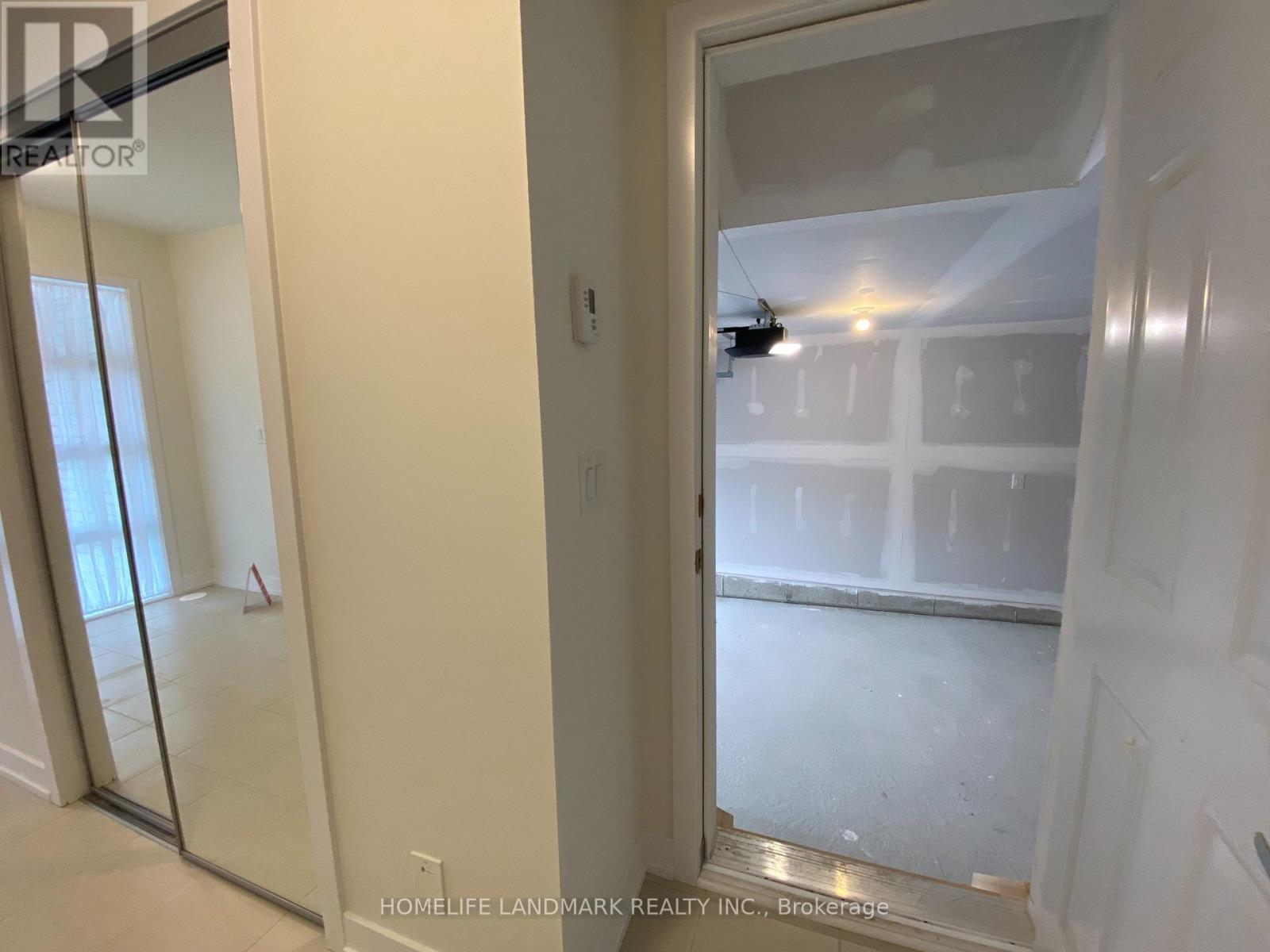 21 Schmidt Lane, Markham, Ontario  L6C 3L7 - Photo 5 - N13205296