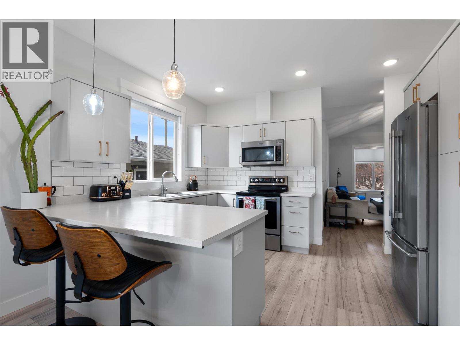 2355 Parkcrest Avenue, Kamloops, British Columbia  V2B 4Y2 - Photo 4 - 10381049
