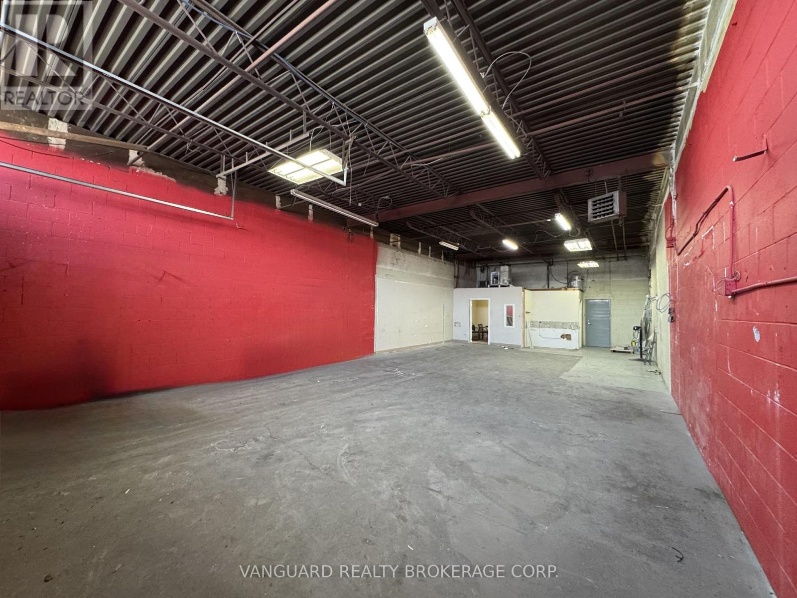 393 Signet Drive, Toronto, Ontario  M9L 1V3 - Photo 2 - W13204214