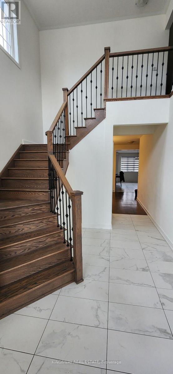 74 Russel Creek Drive, Brampton, Ontario  L6R 3Z3 - Photo 3 - W13204258