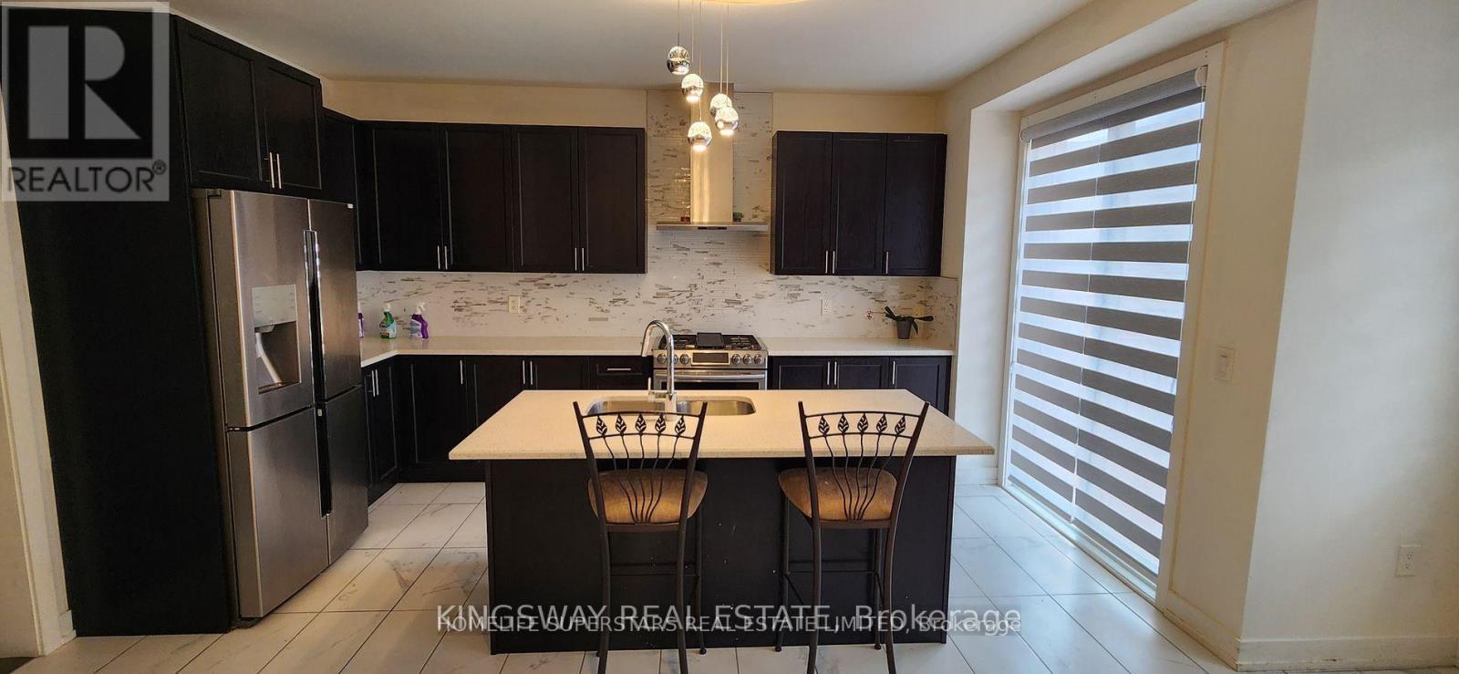 74 Russel Creek Drive, Brampton, Ontario  L6R 3Z3 - Photo 4 - W13204258