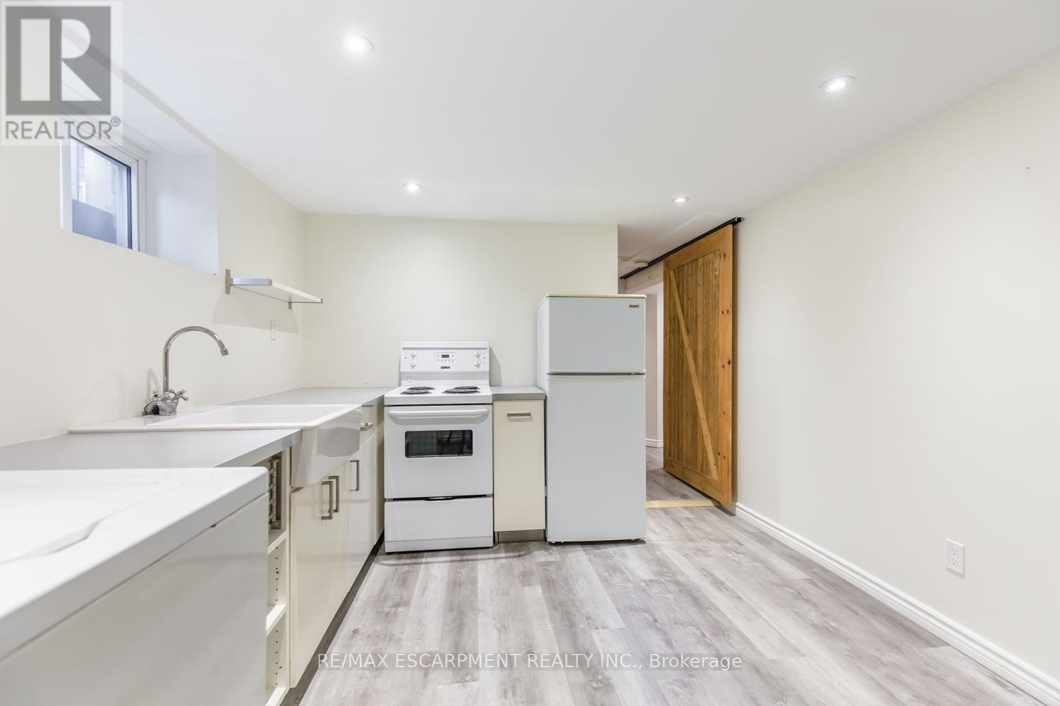 2 - 927 Teal Drive, Burlington, Ontario  L7T 2Y9 - Photo 7 - W13204750