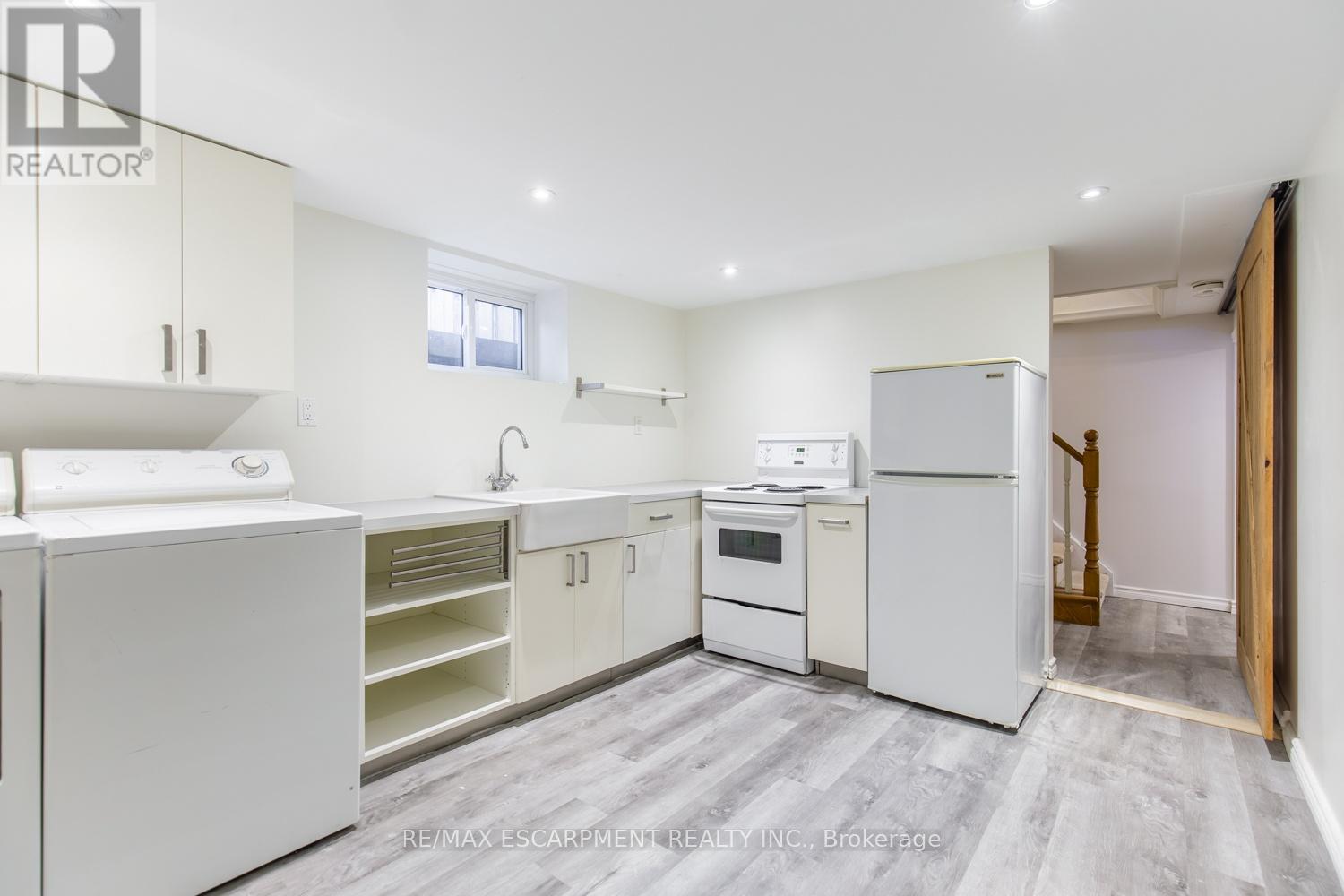 2 - 927 Teal Drive, Burlington, Ontario  L7T 2Y9 - Photo 8 - W13204750