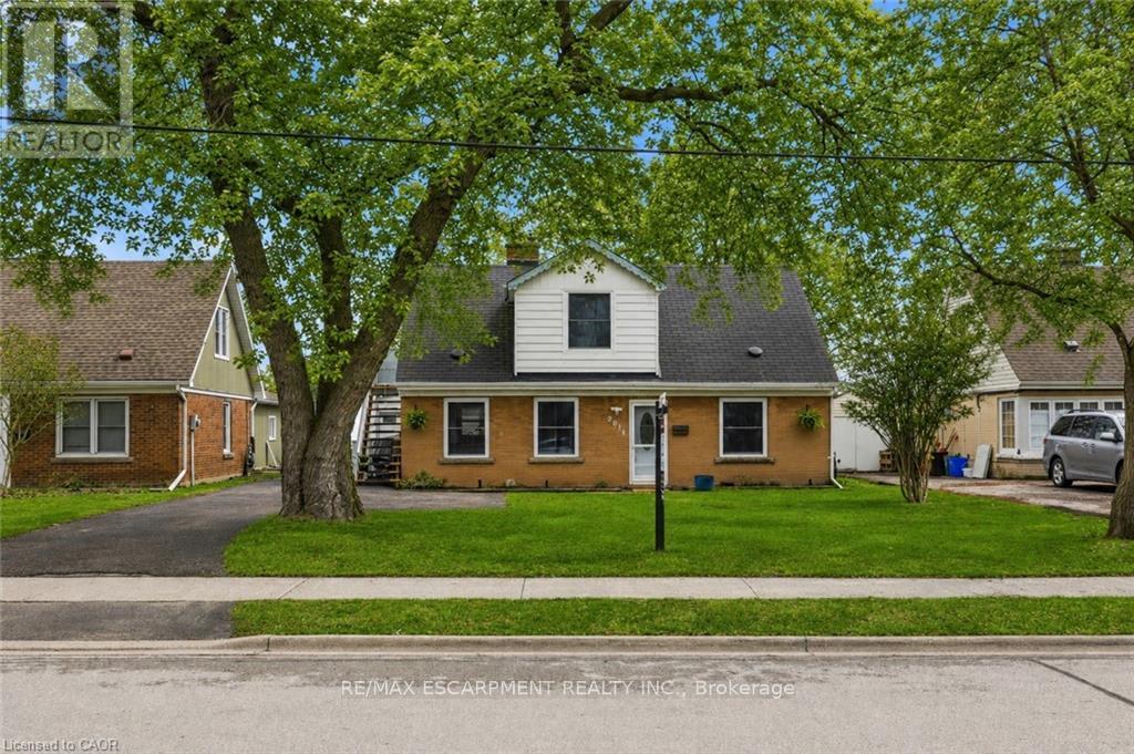 2074 Churchill Avenue, Burlington, Ontario  L7R 3T7 - Photo 1 - W13205190