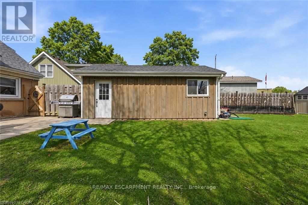 2074 Churchill Avenue, Burlington, Ontario  L7R 3T7 - Photo 2 - W13205190