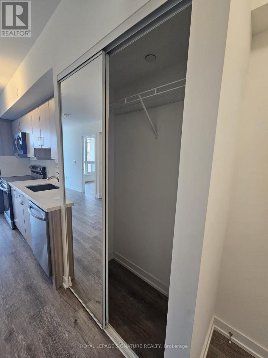 421 - 556 Marlee Avenue, Toronto, Ontario  M6B 0B1 - Photo 2 - W13205282