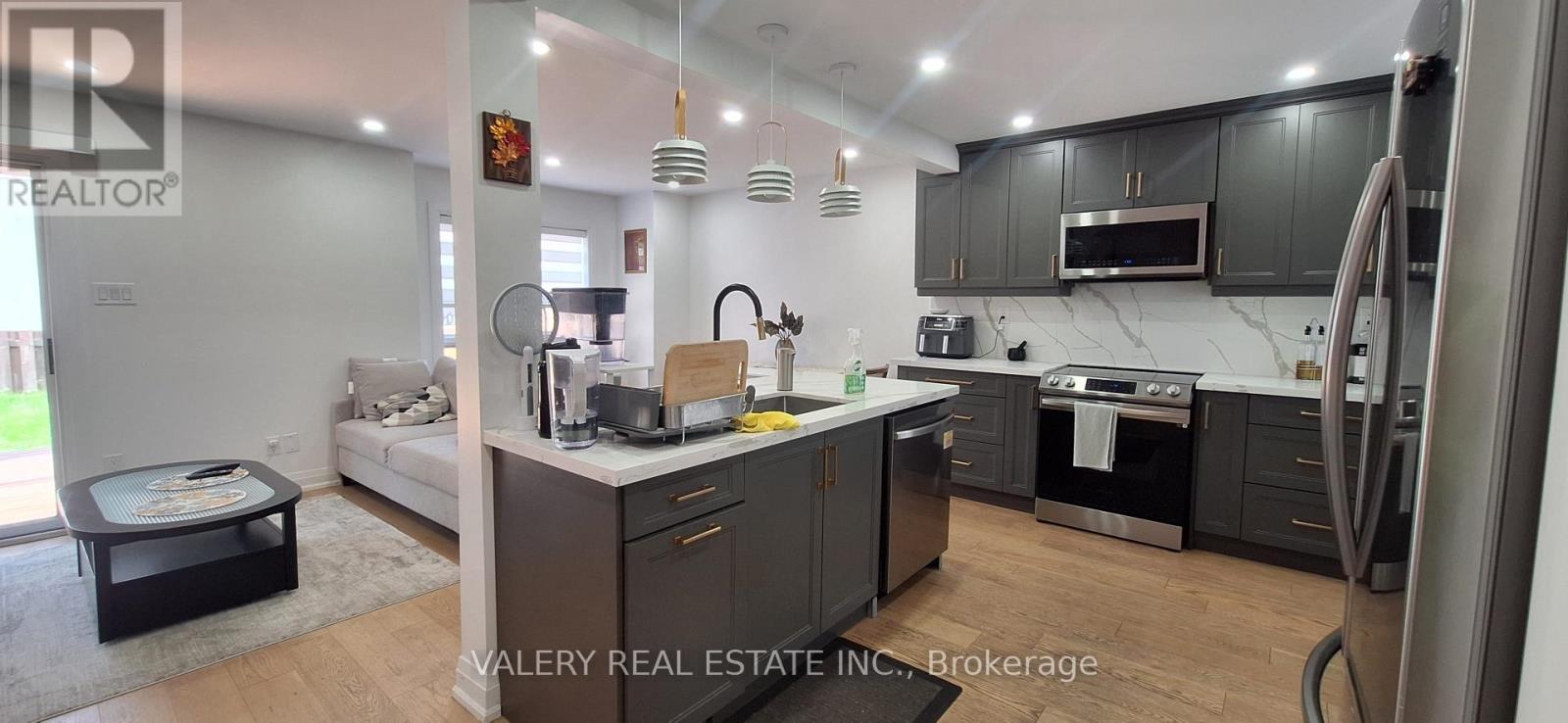 1 - 68 Mullis Crescent, Brampton, Ontario  L6Y 4S9 - Photo 3 - W13205298