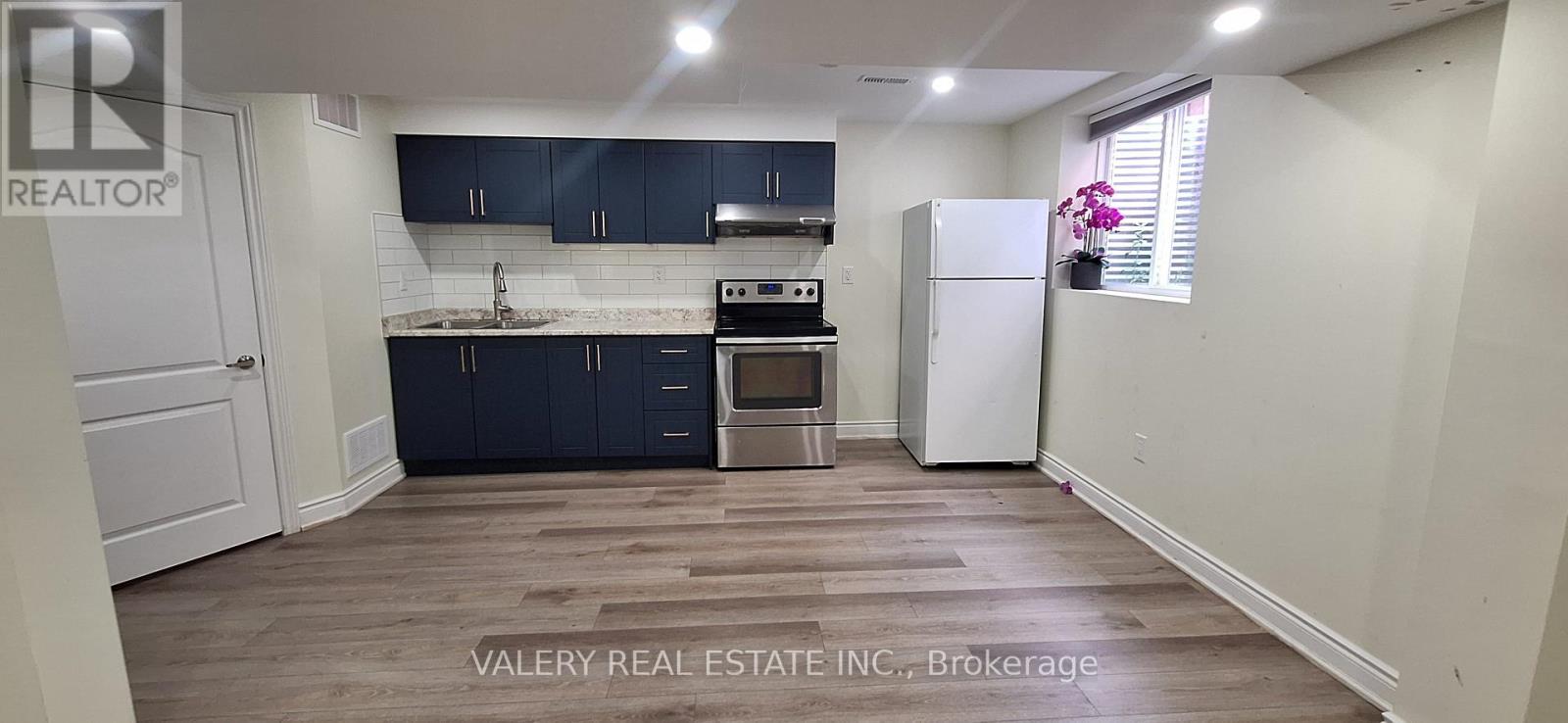 2 - 68 Mullis Crescent, Brampton, Ontario  L6Y 4S9 - Photo 2 - W13205322