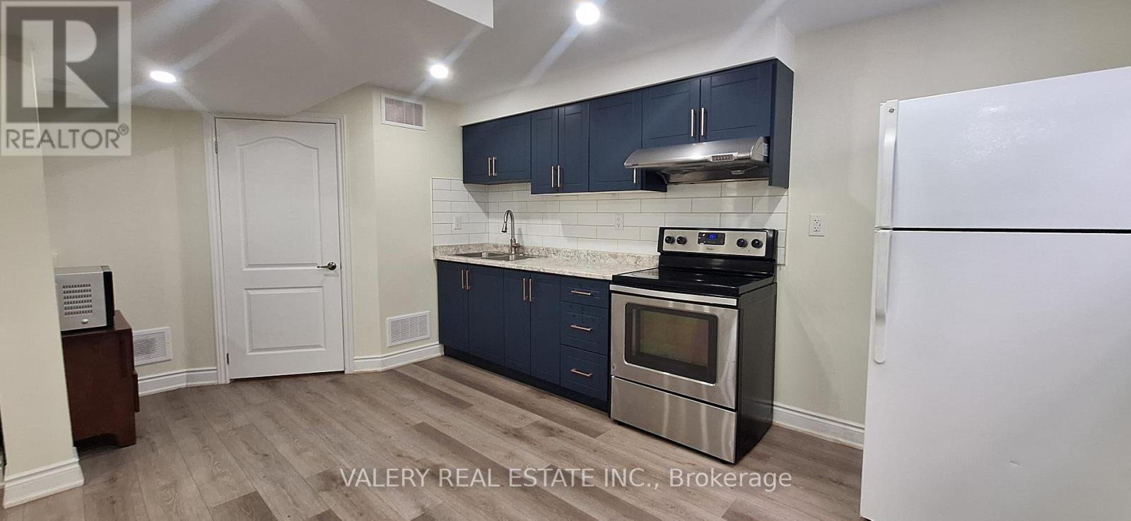 2 - 68 Mullis Crescent, Brampton, Ontario  L6Y 4S9 - Photo 3 - W13205322