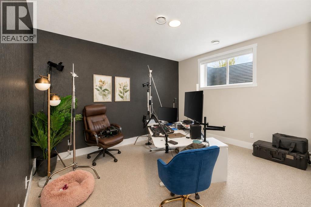 148 Crestridge Terrace Sw, Calgary, Alberta  T3B 6K5 - Photo 38 - A2313265