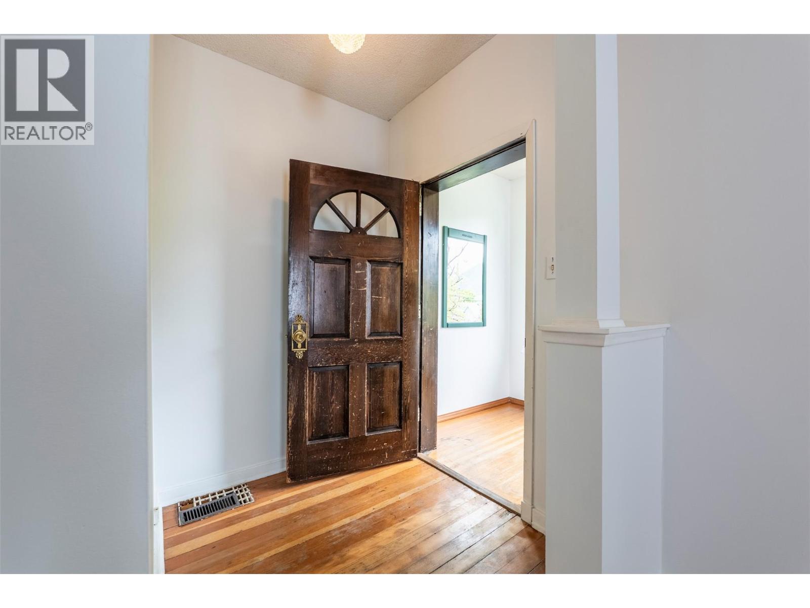 308/310 Carbonate Street, Nelson, British Columbia V1L 4P2 - Photo 7 - 10388765