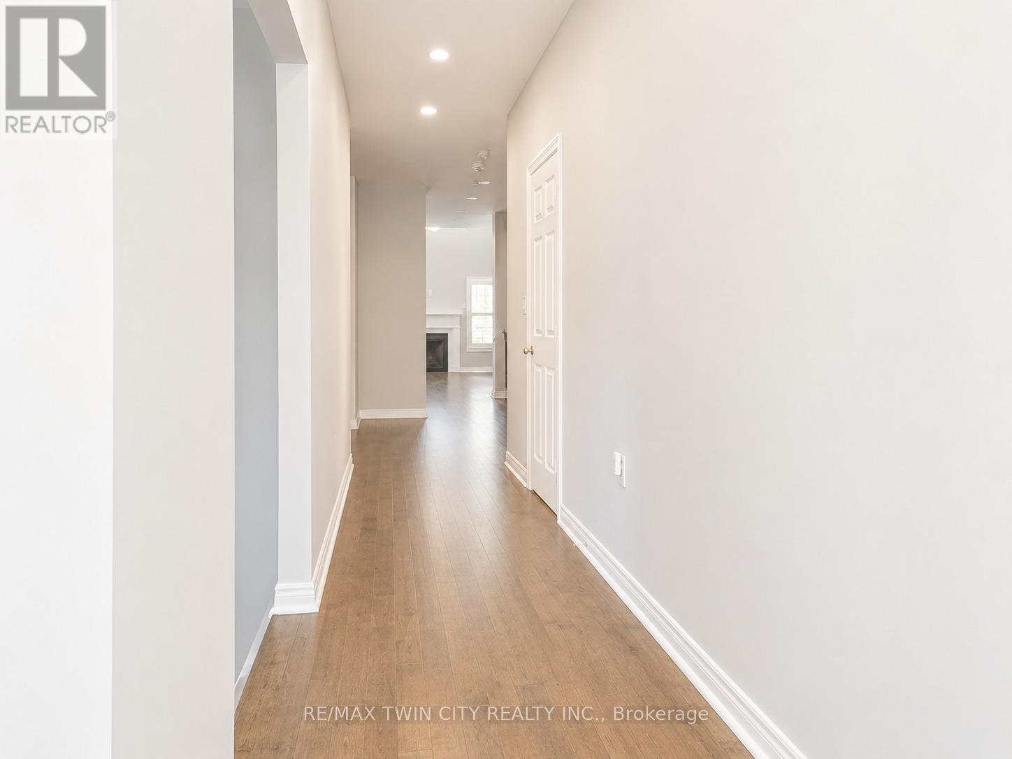 Upper - 186 Blair Creek Drive, Kitchener, Ontario  N2P 0G1 - Photo 2 - X13204254