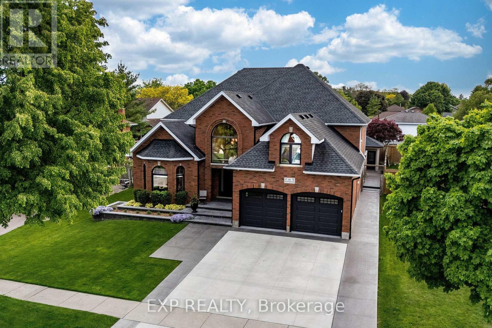 83 BLACKFRIAR LANE, Brantford, Ontario