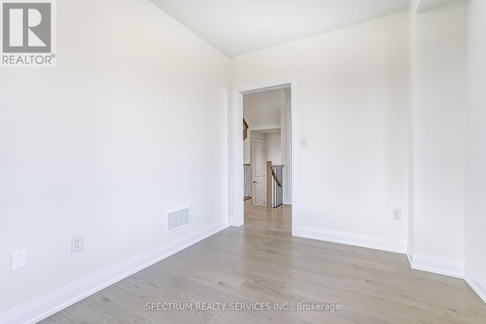 22 Eccleston Street, Brantford, Ontario  N3T 0X4 - Photo 10 - X13204412