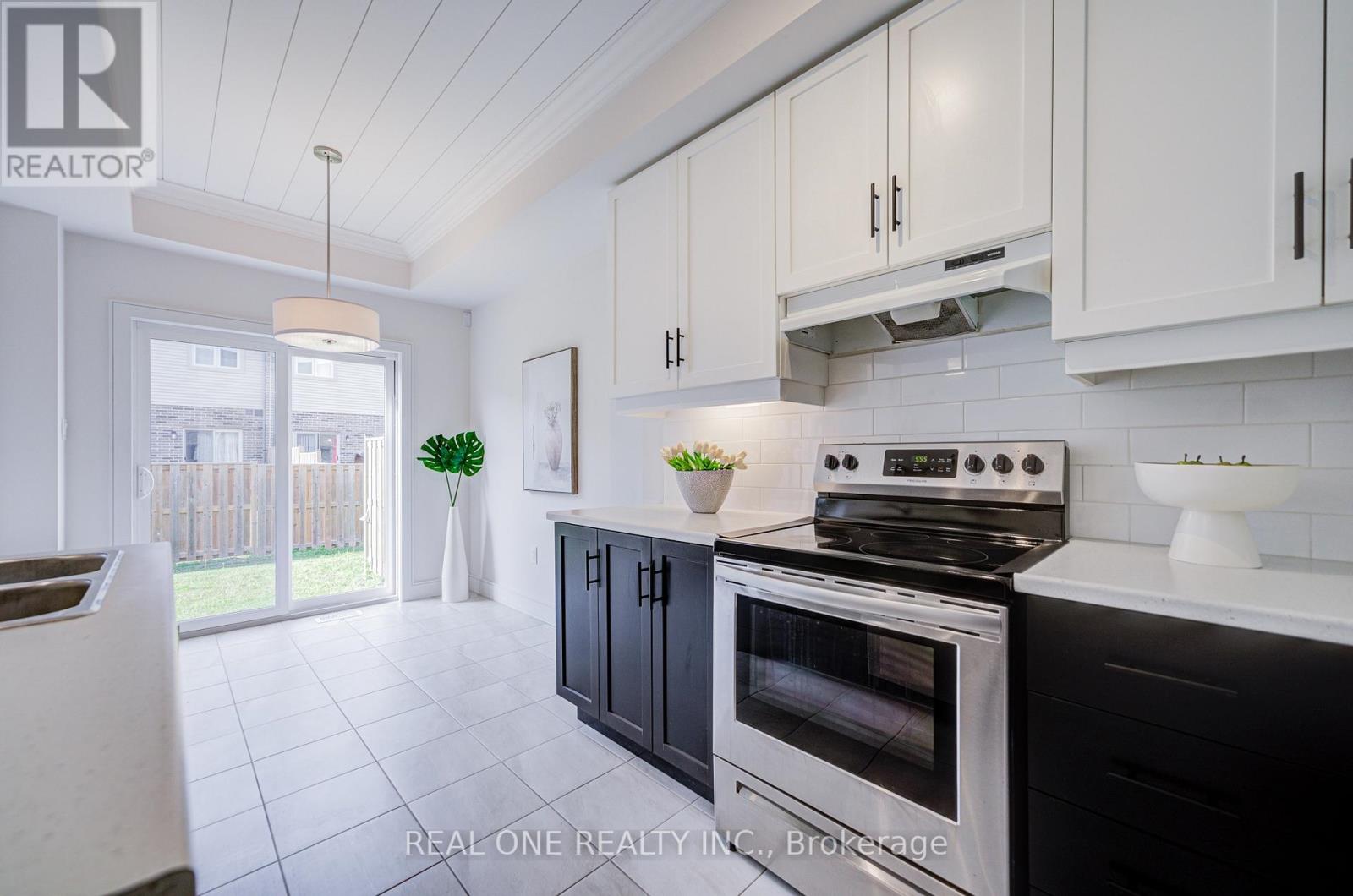 27 Dresser Lane, Hamilton, Ontario  L9K 0K1 - Photo 13 - X13204874