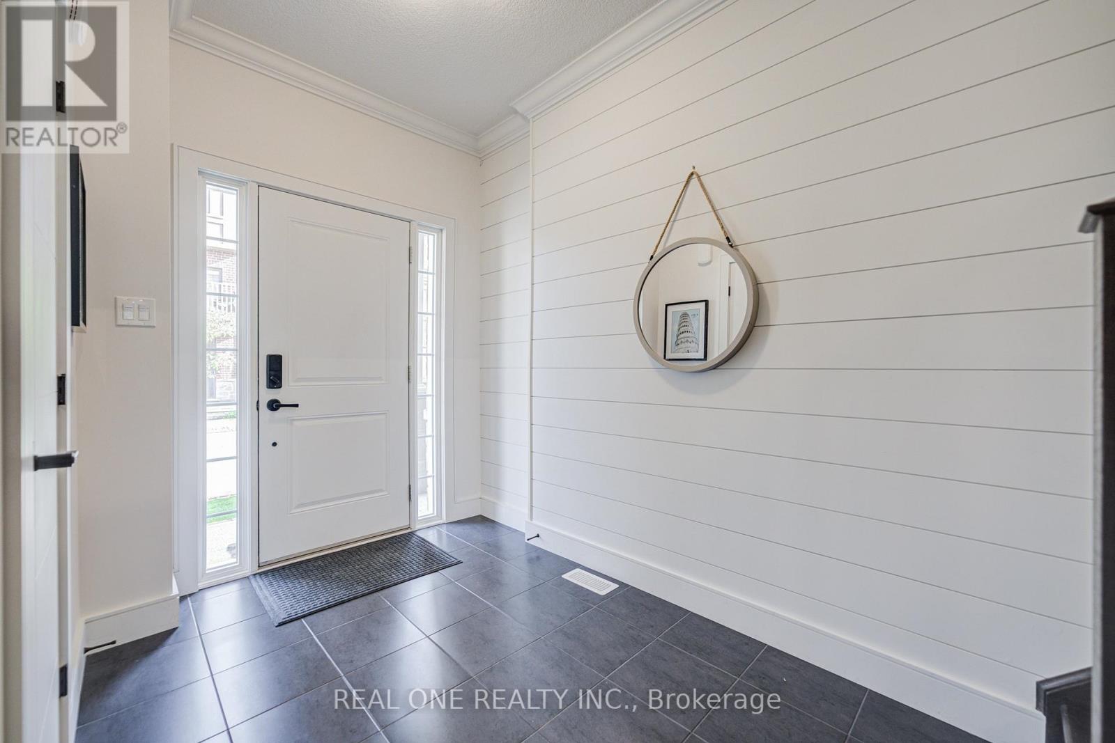 27 Dresser Lane, Hamilton, Ontario  L9K 0K1 - Photo 2 - X13204874